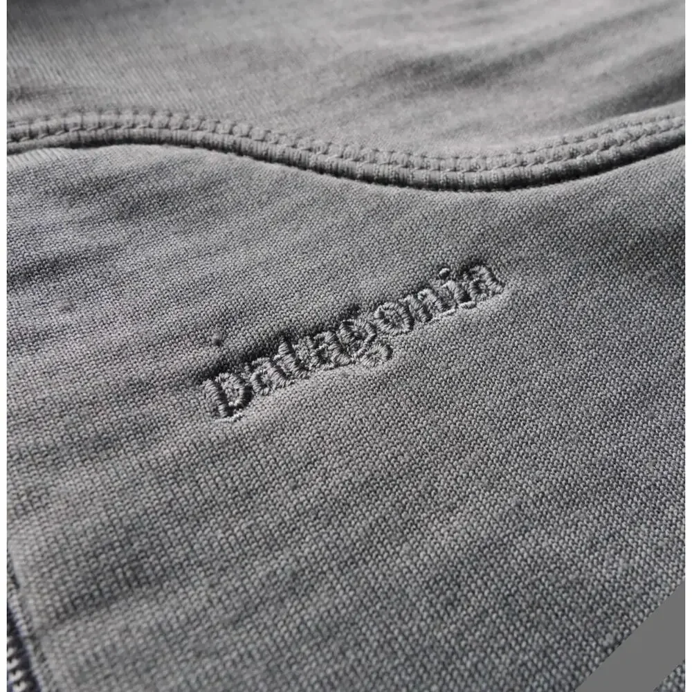 Patagonia Men's Large R1® Fleece Polartec Midlayer Pullover in Grey